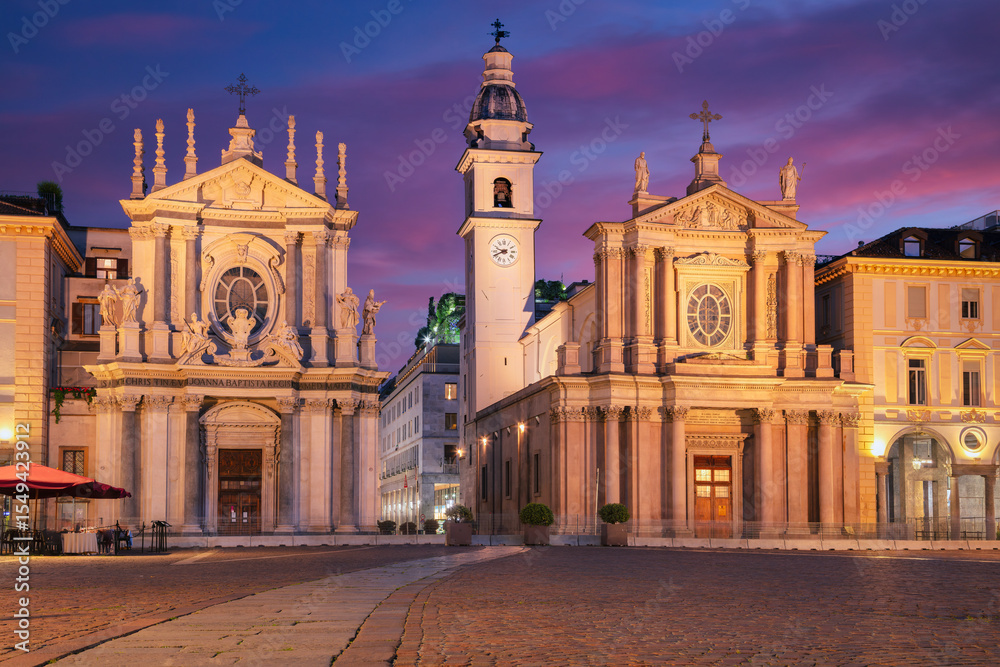 Obraz premium Turin, Italy. Cityscape image of St. Charles Square in Turin, Italy during summer sunset