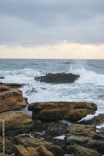 Fototapeta Naklejka Na Ścianę i Meble -  rocks and sea