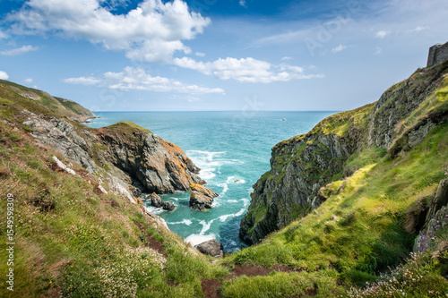 Howth Cliff Walk - Green Route - Vue sur la mer d'Irlande près de la ville de Howth - Irlande 