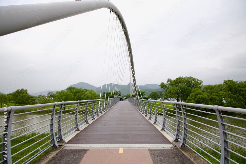 Obraz premium Baetnari Bridge Spanning Namyangju Water Garden