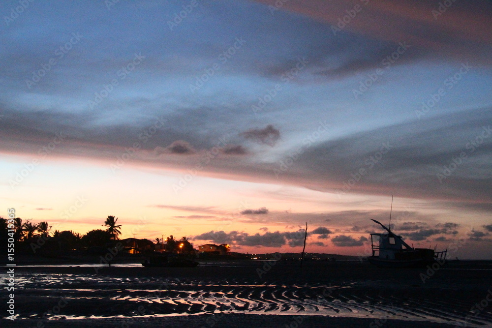 Fototapeta premium Pôr do Sol praia areia coqueiros praia no Ceará Icapuí