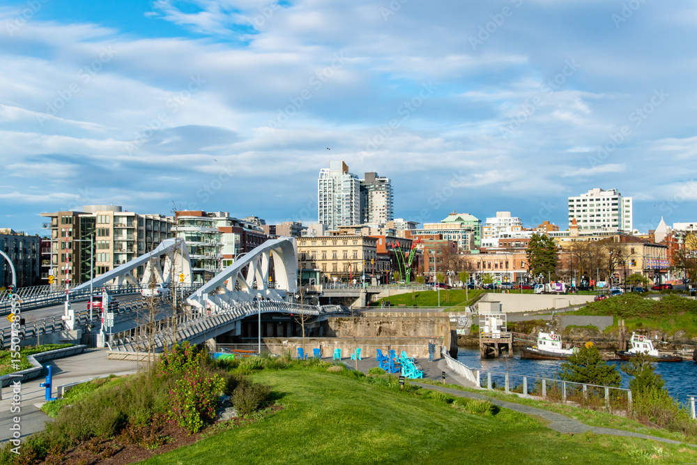 Fototapeta premium Johnson Street Bridge and Downtown Victoria Skyline on Vancouver Island, BC