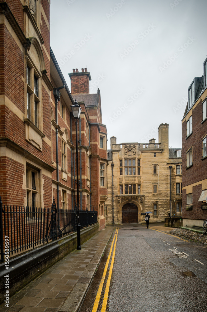 Fototapeta premium Cambridge, UK - MAY 03 2024 : street scenes in Cambridge, UK. It's a university city and the county town of Cambridgeshire, England.