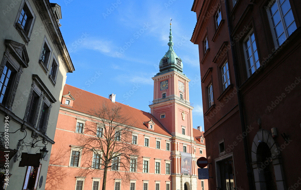 Obraz premium Walking Swietojanska Street - Old Town Market, Warsaw, Poland