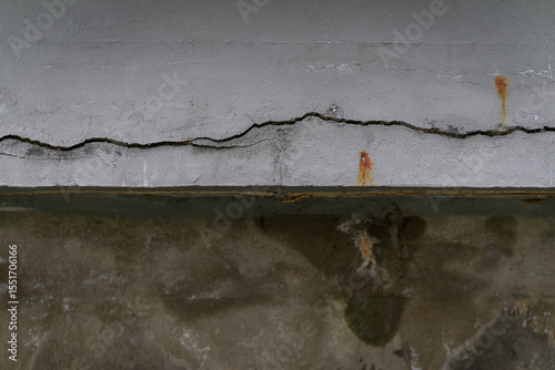 Wallpaper Mural Detail of a large crack in a wall. 
 Torontodigital.ca