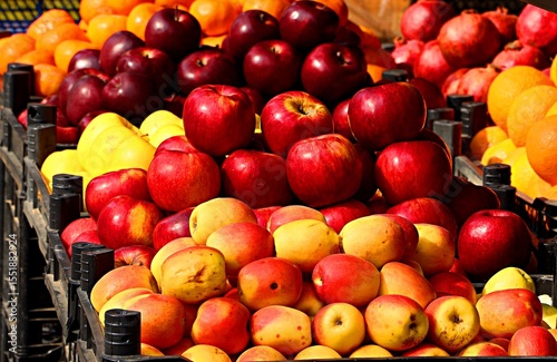 Fresh, bright, juicy apples at the farmers market