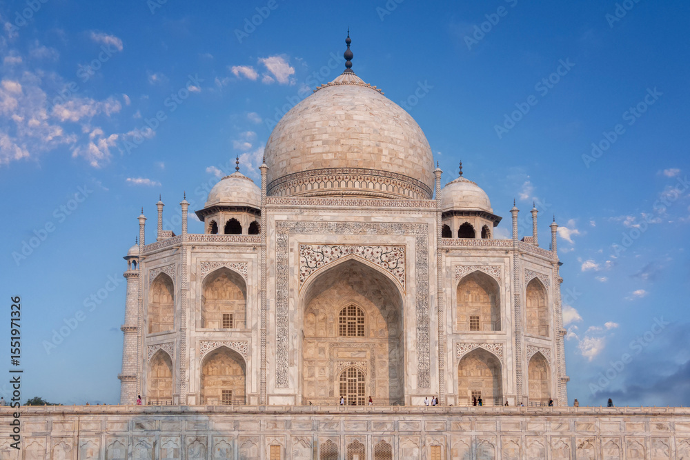 Obraz premium Closeup view of The Taj Mahal, The Taj Mahal is an ivory-white marble mausoleum on the south bank of the Yamuna river