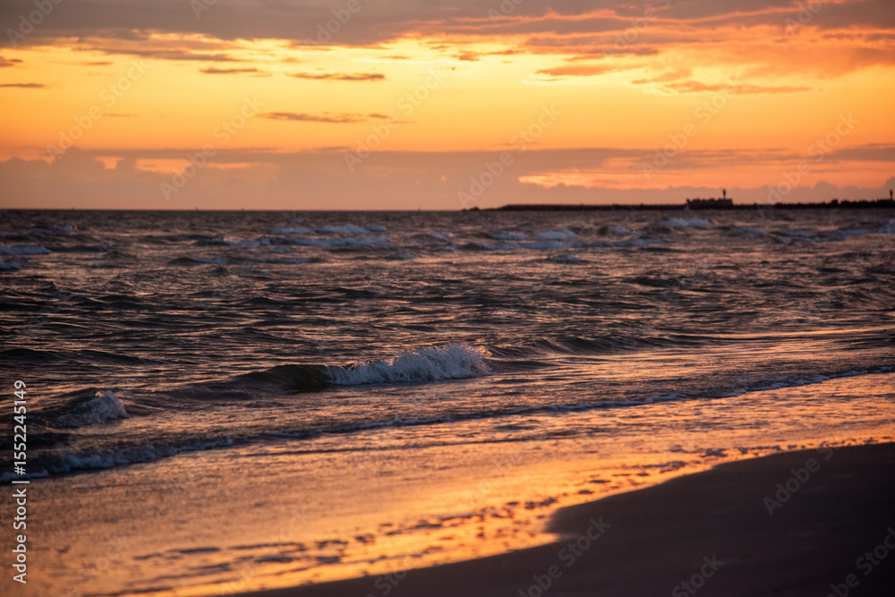 Obraz premium sunset on the beach