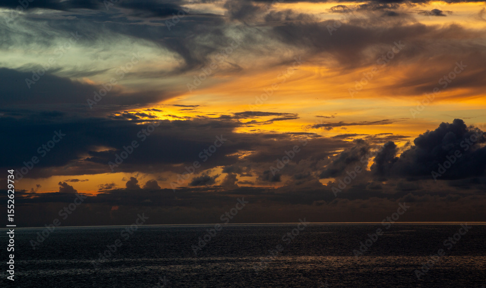 Fototapeta premium 奄美大島の夏の夕暮れの空。