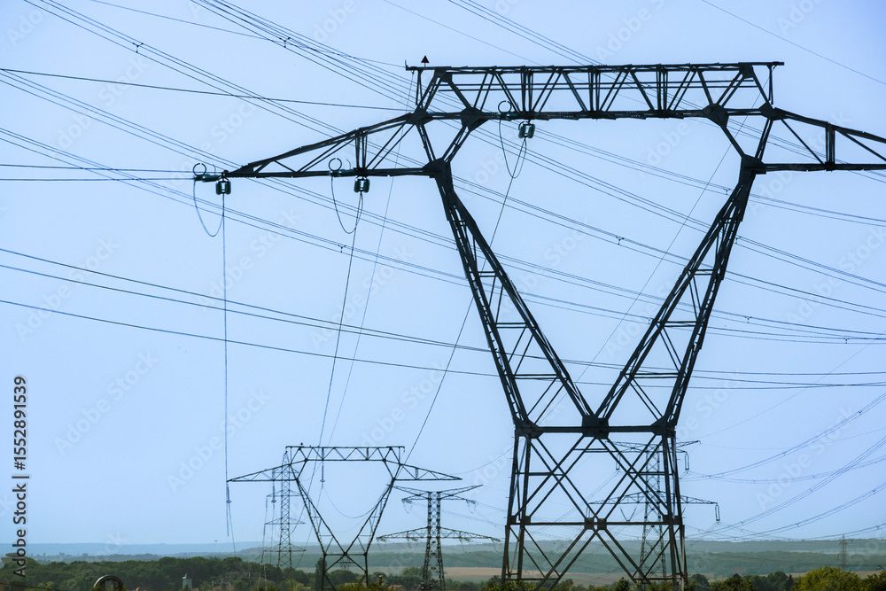 Φωτογραφία Electricity pylon and nature, real life photo