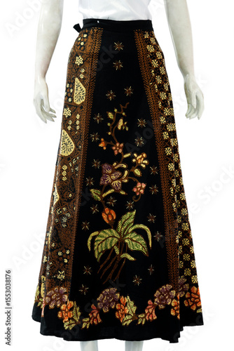 Women's batik skirts give an elegant image with beautiful floral motifs.
