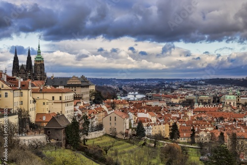 prag, tschechien -- stadtpanorama mit veitsdom