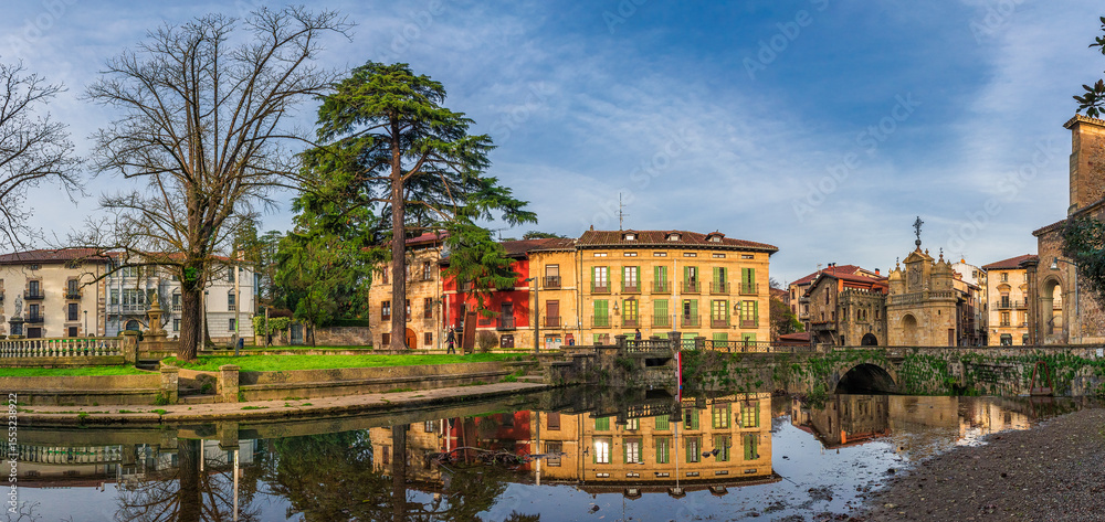Obraz premium Panorámica de la plaza de Pinondo, Durango, Bizkaia