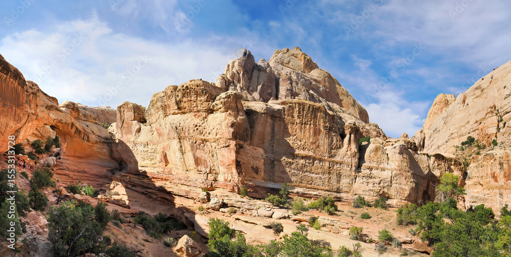 Fototapeta premium Hickman Bridge and Surrounding Stone Mountains and Formations, Capital Reef National Park