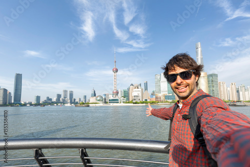 Canvas Print man traveler visiting in Shanghai, China