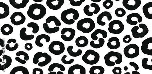Black and white leopard seamless pattern. Fashion stylish vector texture.