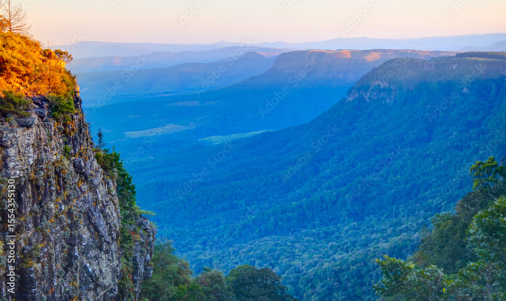 Obraz premium Landscape view at God's Window at amazing sunset - South Africa