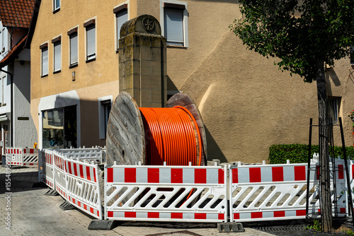 Baustellenabsicherung und Glasfaserkabel