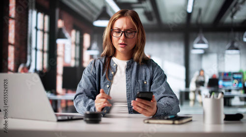 Photos Frustrated Young Girl With Smartphone Experiences Breakdown