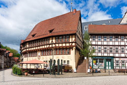 Blick auf die Stadt Stolberg im Harz im Frühjahr	