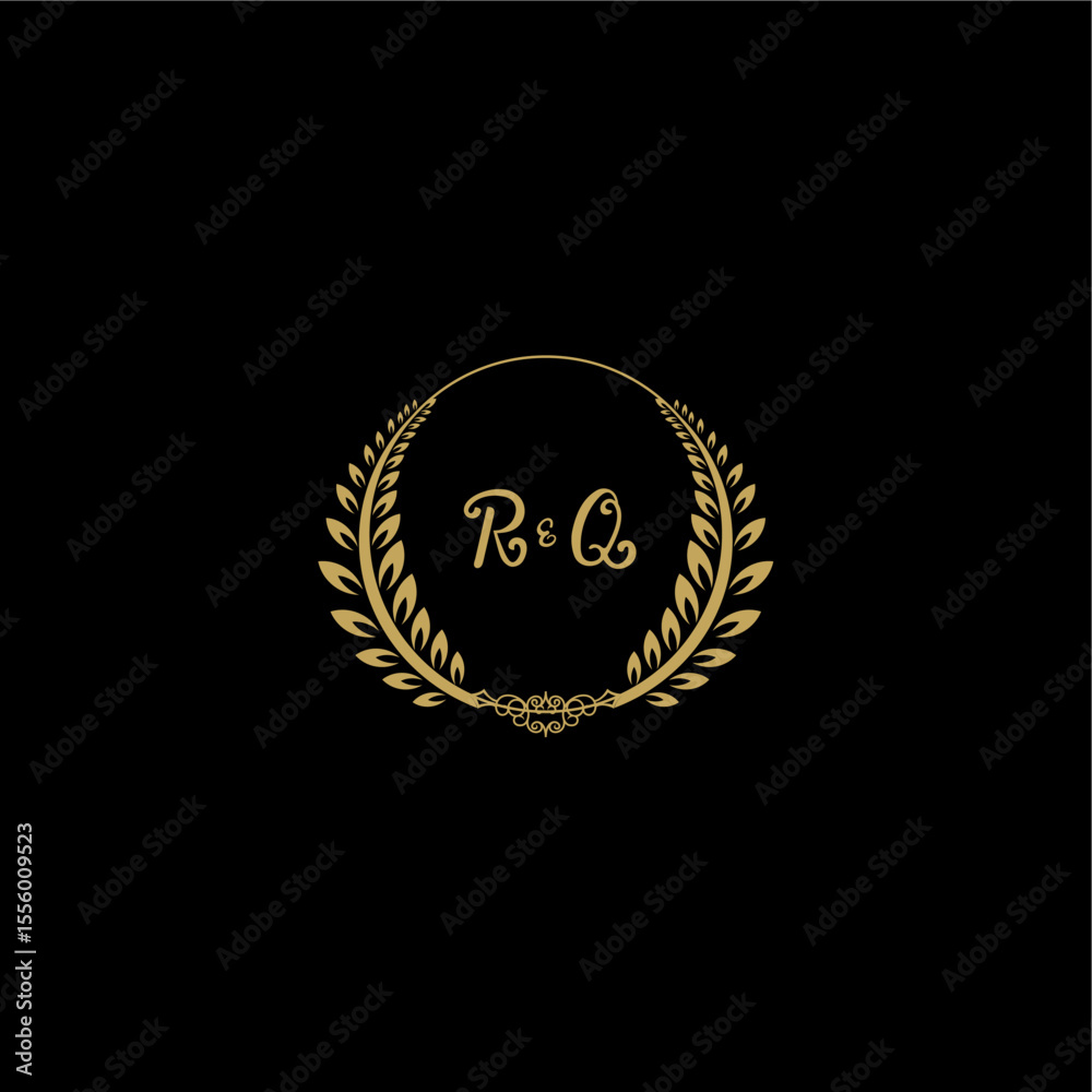 Naklejka premium RQ beautiful feminine and elegant wedding monogram initial logo with circle floral gold