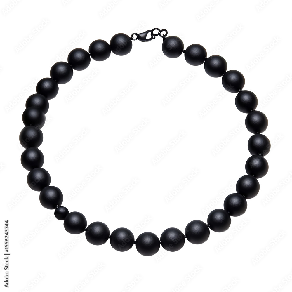 Fototapeta premium pearl necklace isolated on white