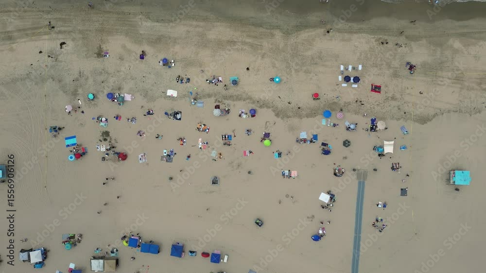 Drone flies up over Huntington Beach pier on the 4th of July in 60fps Drone flies up over Huntington Beach pier on the 4th of July in 60fps
