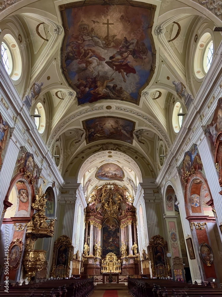 Fototapeta premium Stadtpfarrkirche St. Veit in Krems (Österreich)
