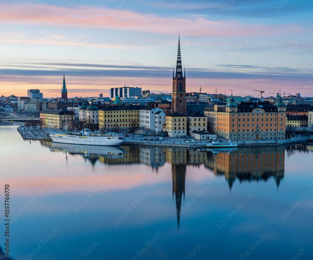 Fototapeta premium Sunset cityscape of Stockholm with Riddarholmen and Old Town waterfront