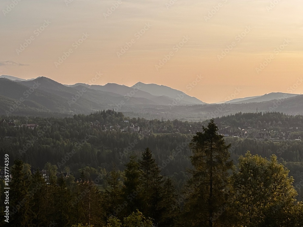 Obraz premium sunrise in the mountains