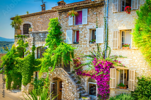 Fototapeta Naklejka Na Ścianę i Meble -  beautiful old town of Provence
