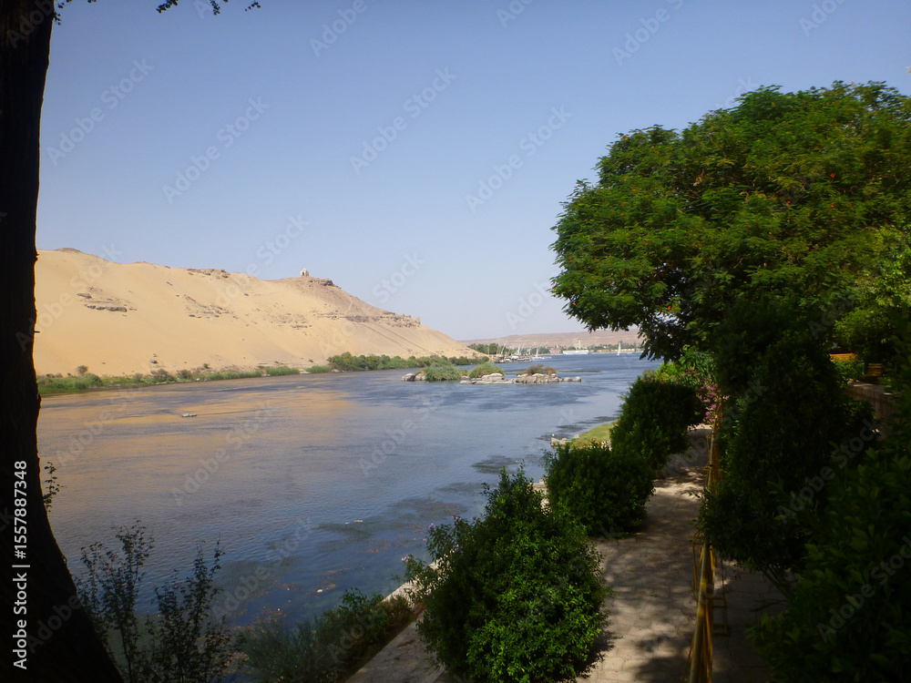 Obraz premium Landscape Viewed from the Nile