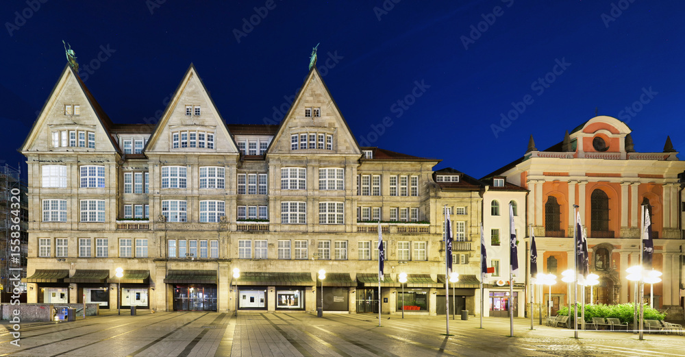 Naklejka premium Oberpollinger in the Neuhauser Street in Munich, Bavaria, Germany at night