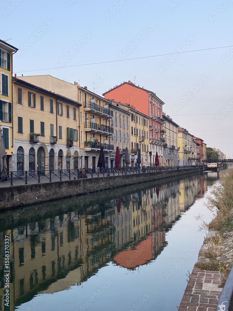 Obraz premium Tranquil Morning of Navigli Canal in Milan
