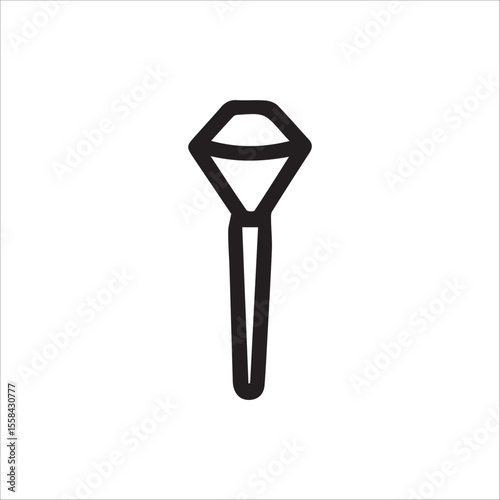 Black outline drawing of a brilliant cut gemstone with a slender handle