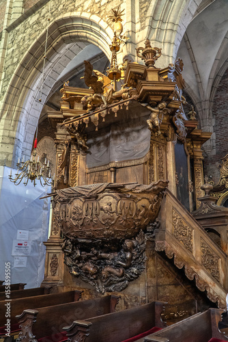 Kraków architektura wnętrze kościoła 