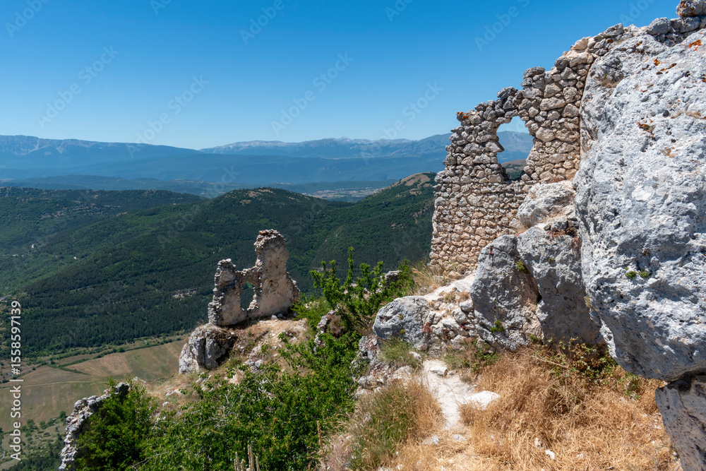 Fototapeta premium Scorcio delle Rovine del Castello di Rocca Calascio - Calascio - L'Aquila - Abruzzo - Italia