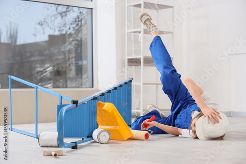 Female painter fell down fr...