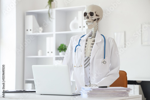 Human skeleton model with d...