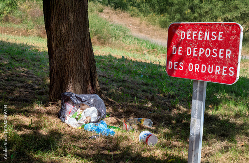 A sign in French reads 