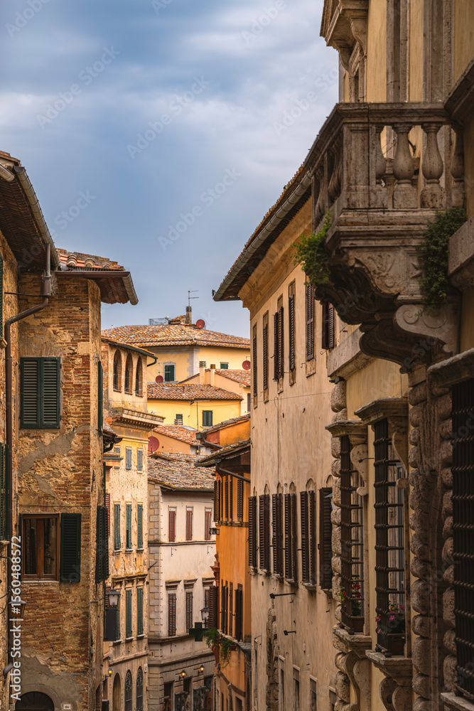 Fototapeta premium The Impressive Antique Street Canyon