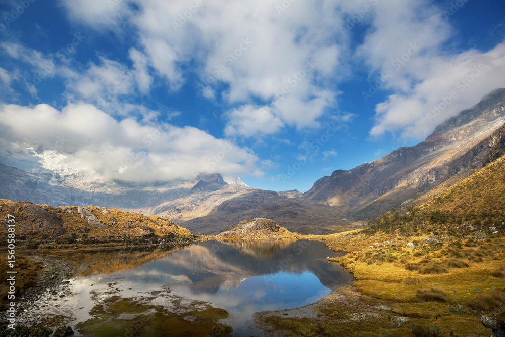 Fototapeta premium Lake in Cordillera