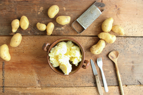 geriebene Kartoffeln gekochte Kartoffel  gekocht