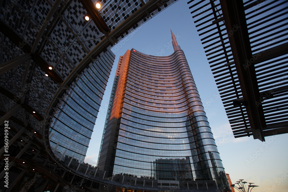 Fototapeta premium Unicredit tower in Porta Nuova, Milan, Italy