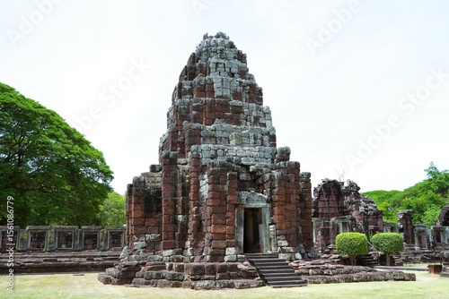 Ancient Thai temples and pagodas reflect the long history and Buddhist architecture of Asia.
