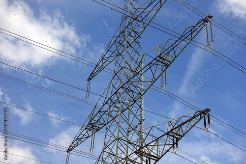 Strommast, Hochspannung Leitung