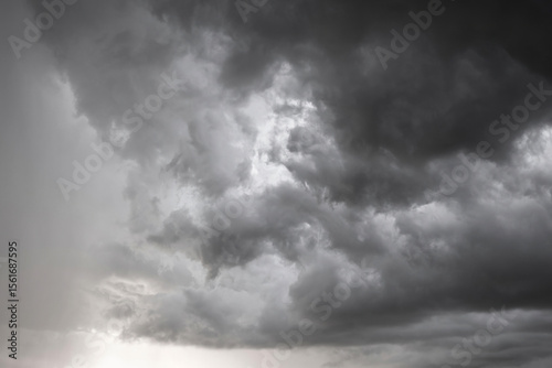 Slika na platnu dark clouds make sky in black