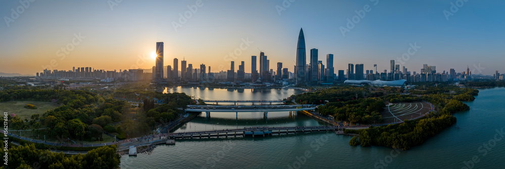 Naklejka premium Shenzhen skyline at Sunset, China