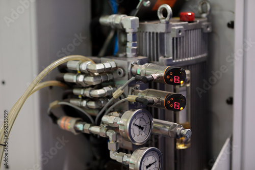 hydraulic system of automatic industrial machinery