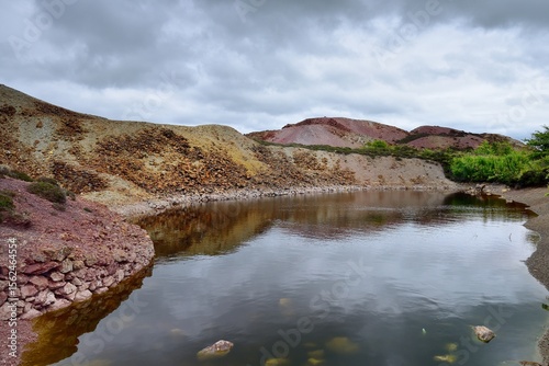 Obraz na plátně Pary's Mountain copper mine settlement pond
